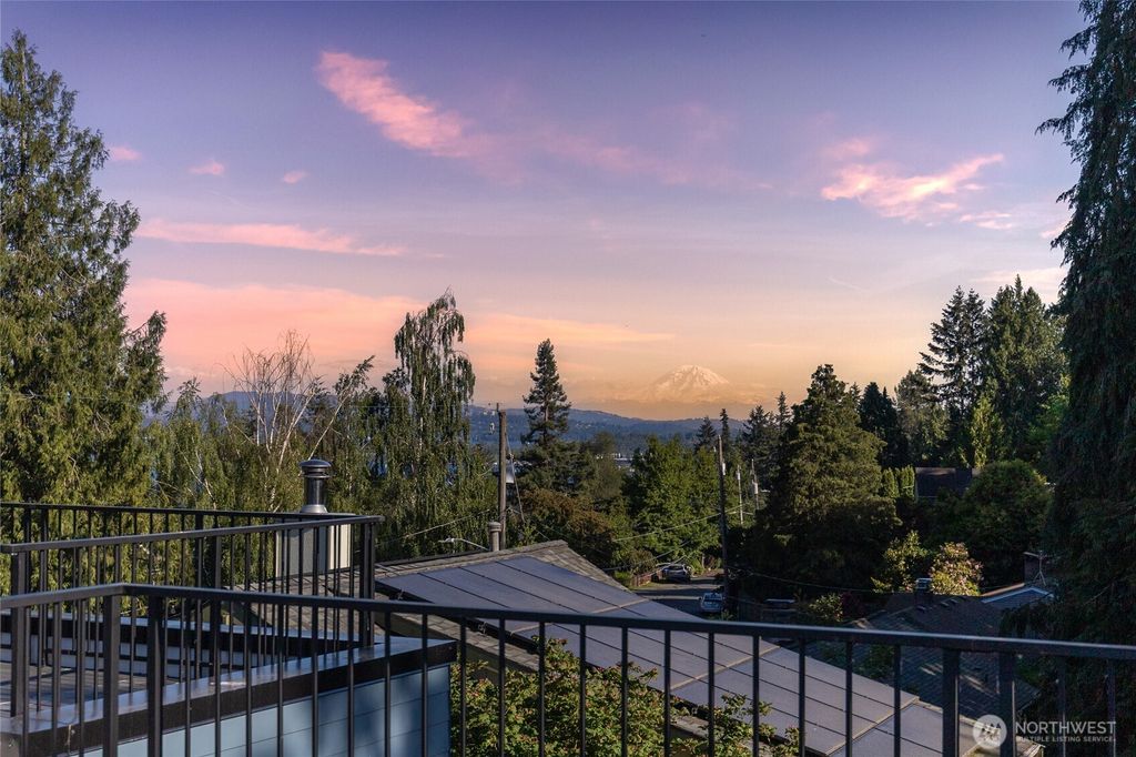 Photo of 11733 Durland Avenue NE #B, Seattle, WA 98125 (MLS # 2530723)