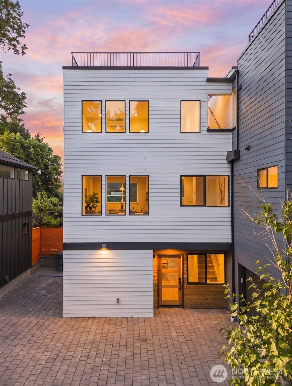 Photo of 11733 Durland Avenue NE #B, Seattle, WA 98125 (MLS # 2530723)