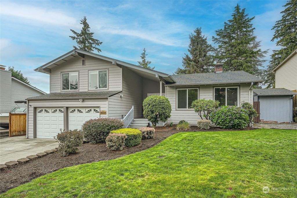 Photo of 13071 SE 160th Place, Renton, WA 98058 (MLS # 2294957)