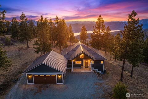 Photo of 1114 Blazing Star Lane, Chelan, WA 98816 (MLS # 2524442)