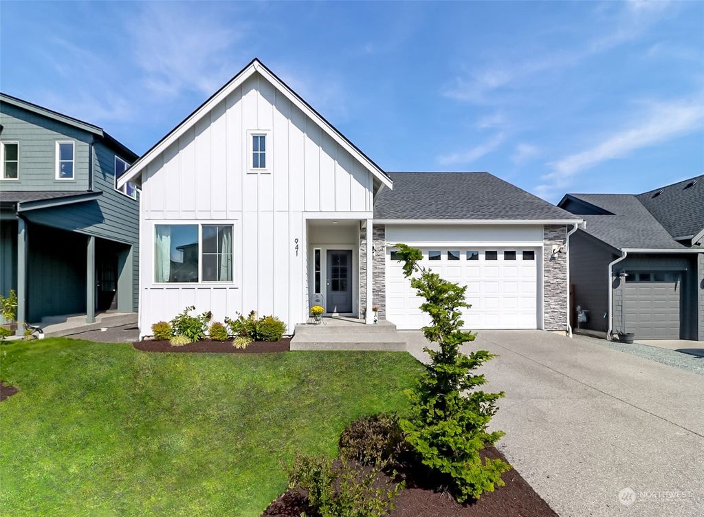 Photo of 941 Yew Avenue, Sultan, WA 98294 (MLS # 2320292)