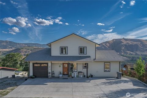 Photo of 2116 Canal Boulevard, East Wenatchee, WA 98802 (MLS # 2423506)