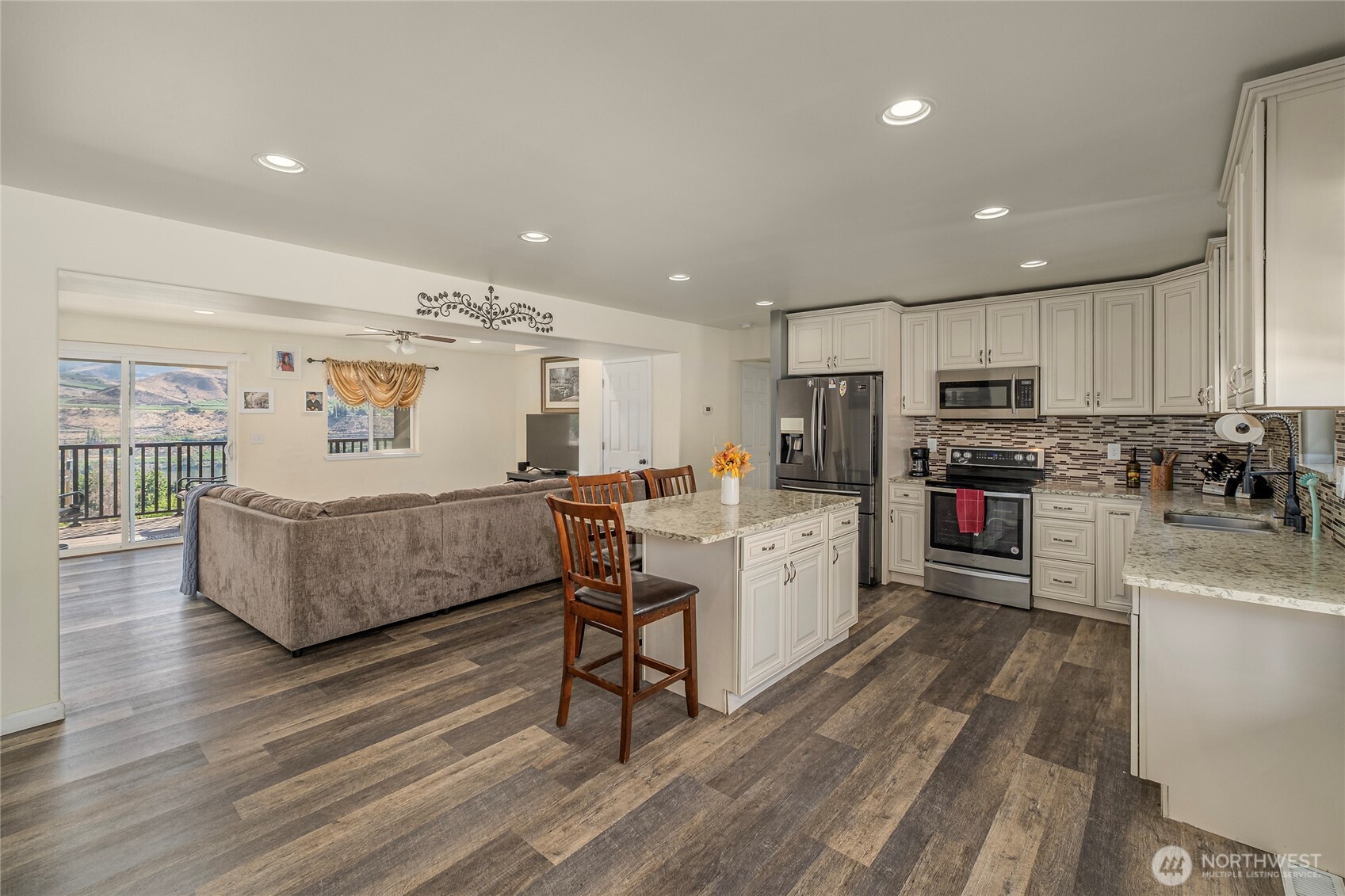 2116 Canal Boulevard