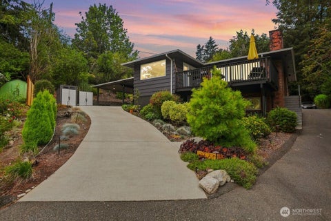Photo of 16601 8th Avenue SW, Burien, WA 98166 (MLS # 2570696)