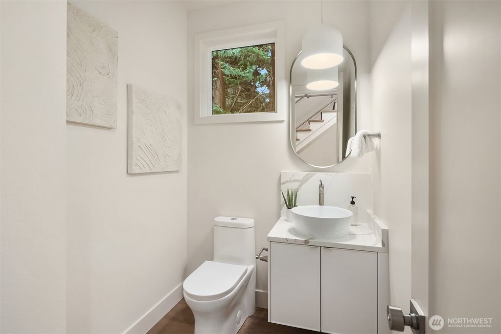 Photo of 815 18th Avenue W, Kirkland, WA 98033 (MLS # 2466796)