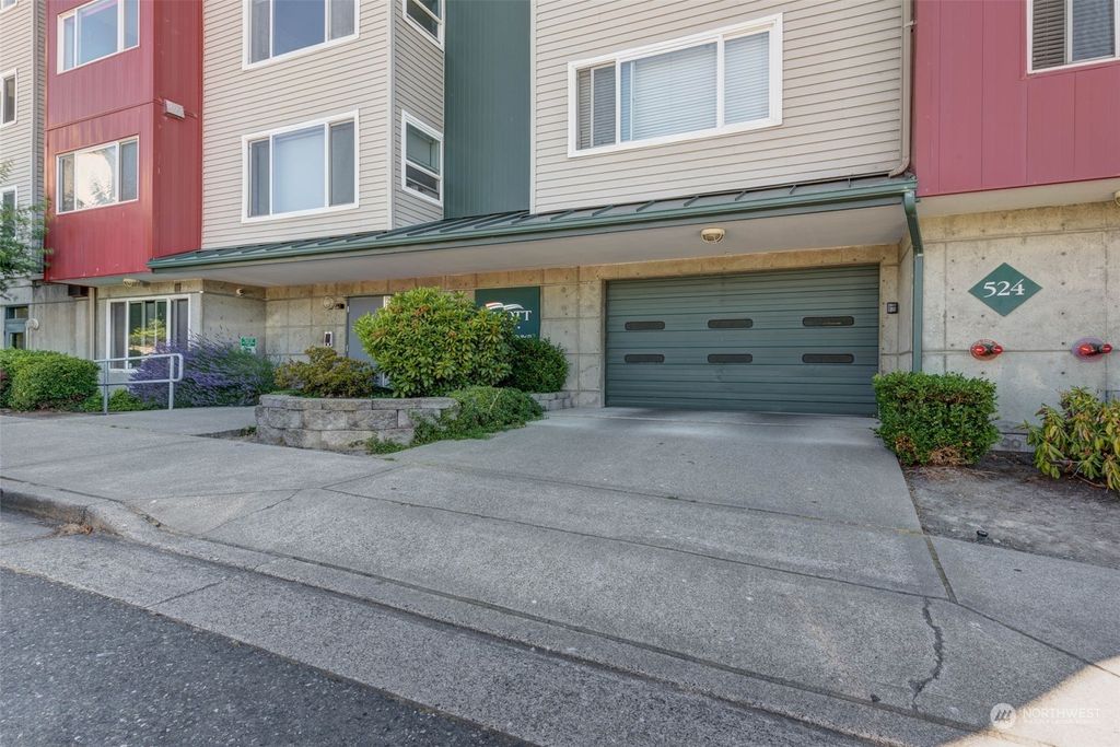 Photo of 524 6th Avenue W #403, Seattle, WA 98119 (MLS # 2141099)