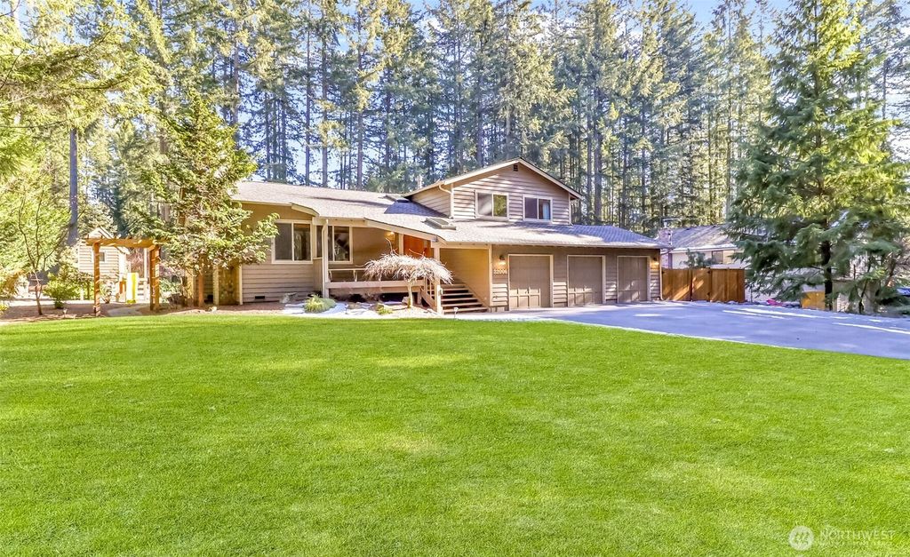 Photo of 32006 169th Avenue SE, Auburn, WA 98092 (MLS # 2327167)