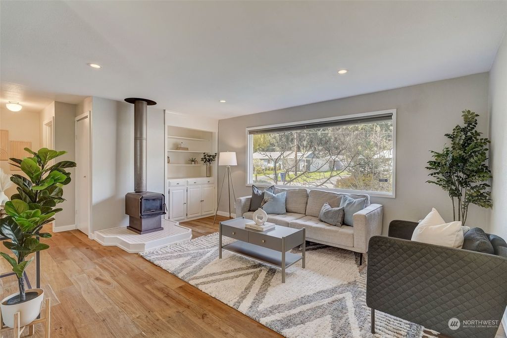 Photo of 22603 60th Avenue W, Mountlake Terrace, WA 98043 (MLS # 2218643)