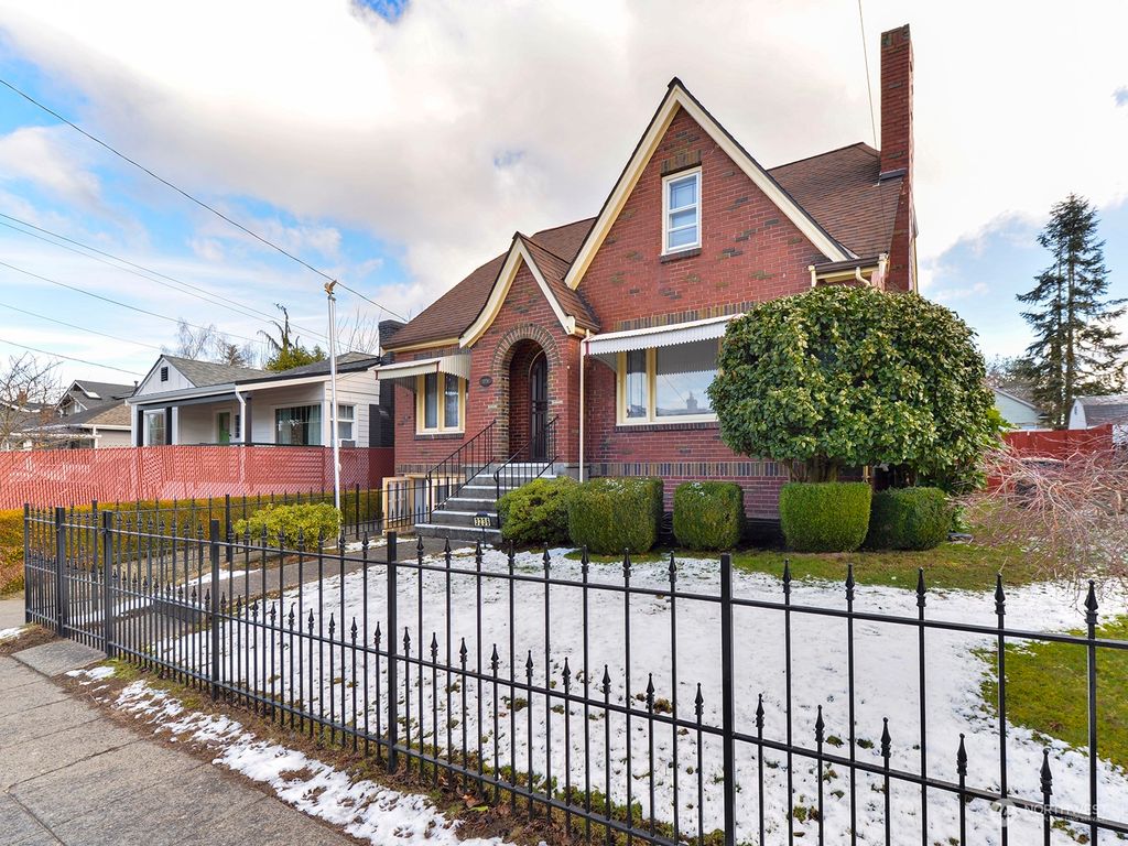 Photo of 3236 39th Avenue SW, Seattle, WA 98116 (MLS # 2330366)