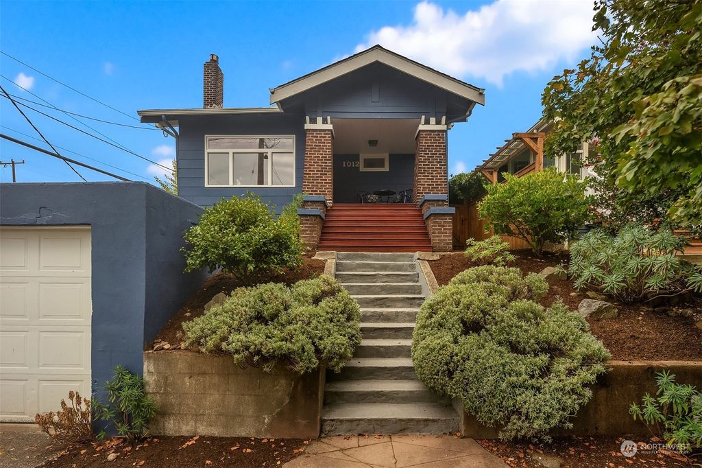 Photo of 1012 NE 62nd Street, Seattle, WA 98115 (MLS # 2169460)