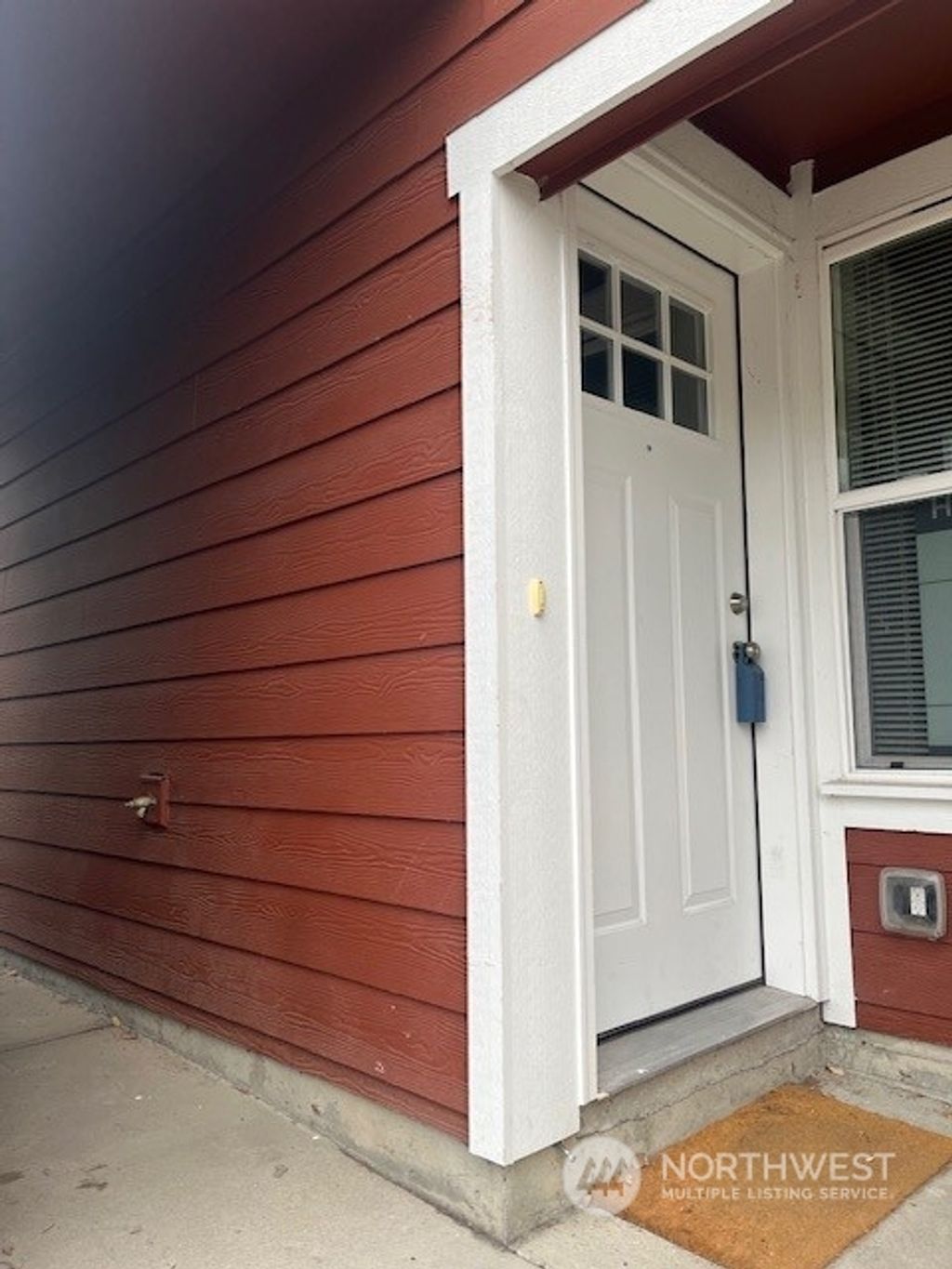 Photo of 5794 Roosevelt Way NE, Seattle, WA 98105 (MLS # 2274787)