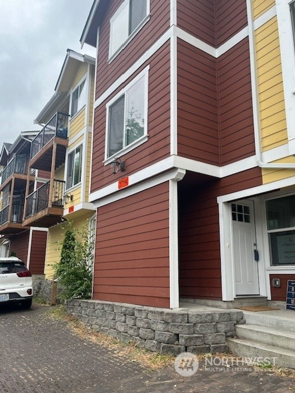 Photo of 5794 Roosevelt Way NE, Seattle, WA 98105 (MLS # 2274787)