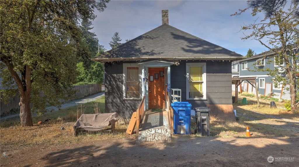 Photo of 4001 Renton Avenue S, Seattle, WA 98108 (MLS # 2196445)