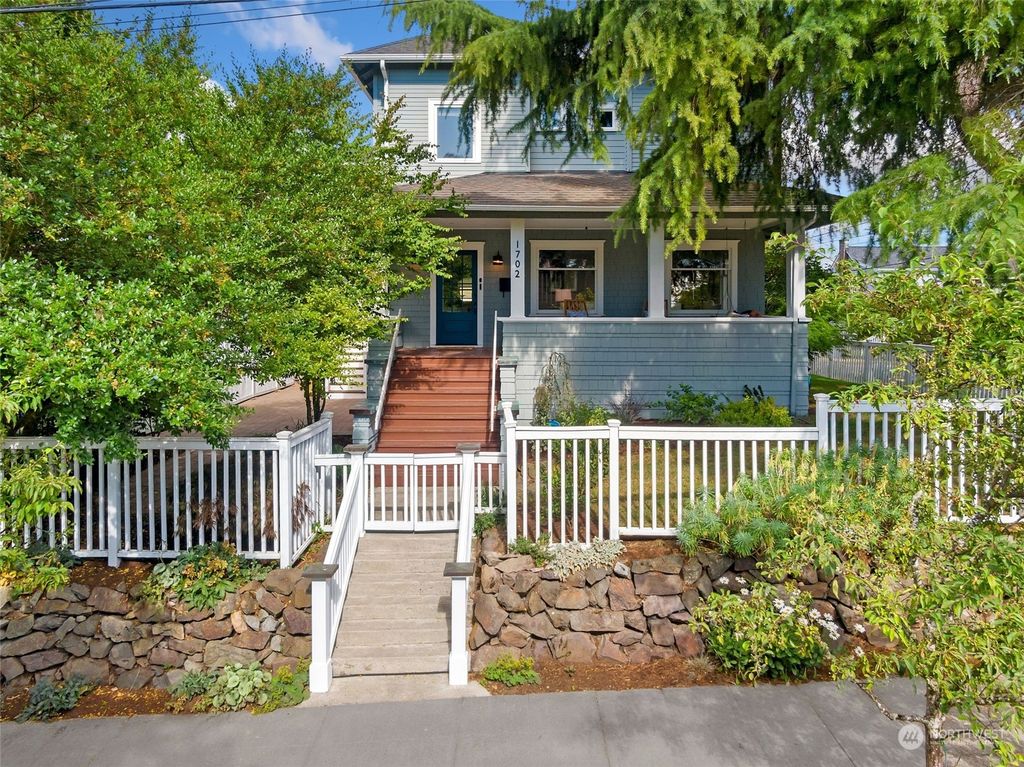 Photo of 1702 Nob Hill Avenue N, Seattle, WA 98109 (MLS # 2128563)