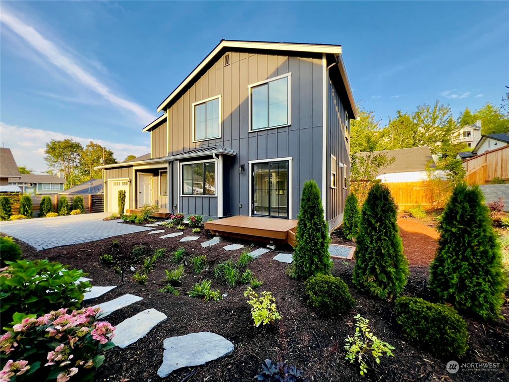 Photo of 5206 18th Avenue SW, Seattle, WA 98106 (MLS # 2282685)
