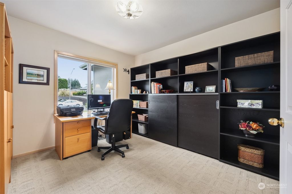 Photo of 5221 S 279th Street, Auburn, WA 98001 (MLS # 2203117)