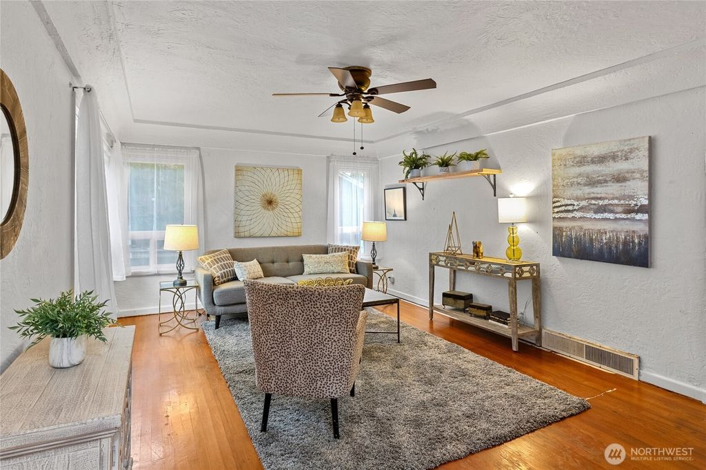 Photo of 9222 3rd Avenue SW, Seattle, WA 98106 (MLS # 2465778)