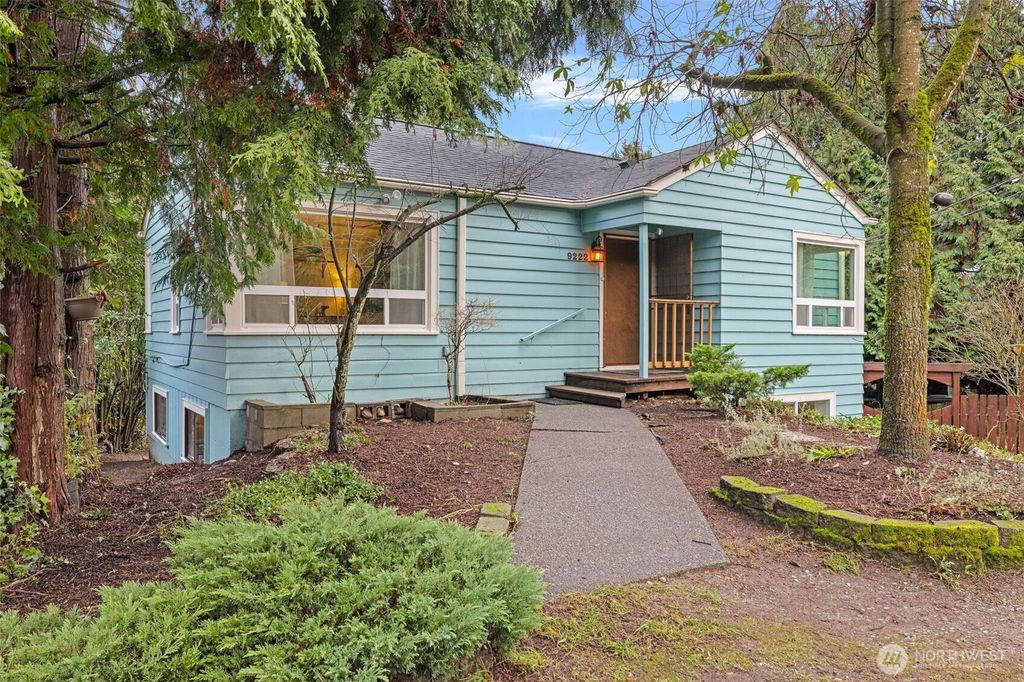 Photo of 9222 3rd Avenue SW, Seattle, WA 98106 (MLS # 2465778)