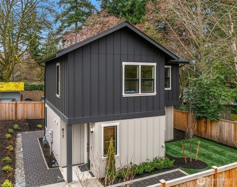 Photo of 817 18th Avenue W, Kirkland, WA 98033 (MLS # 2522037)