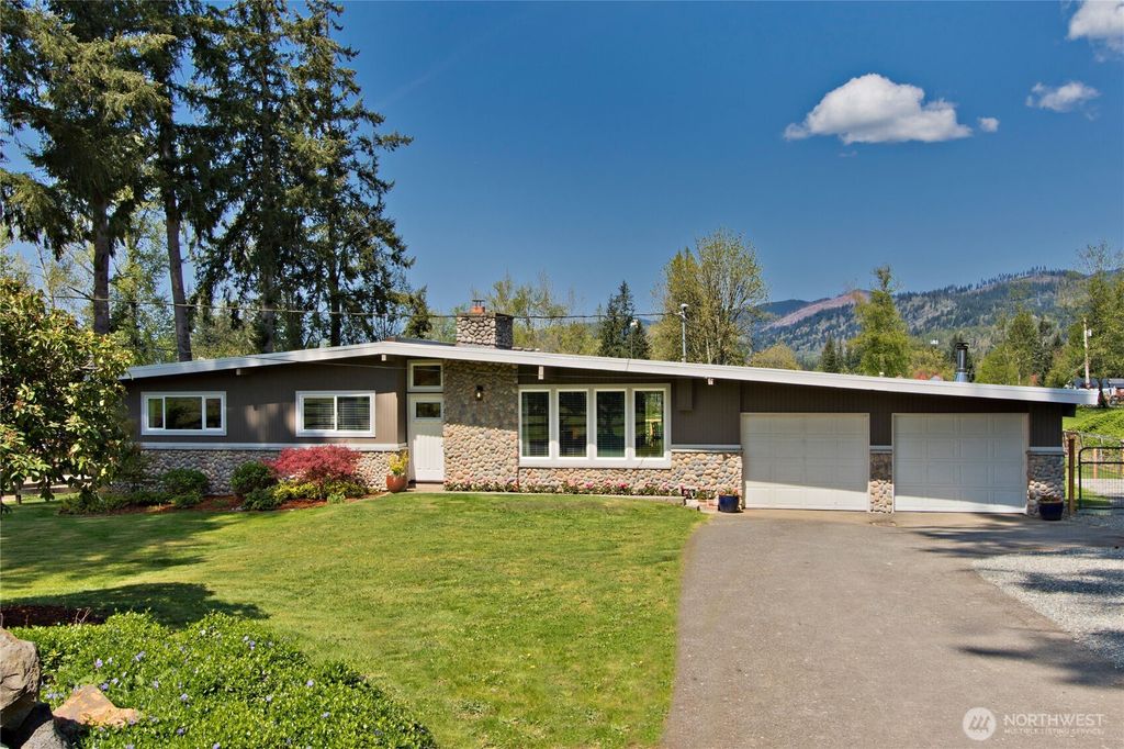 Photo of 27430 SE 208th Street, Maple Valley, WA 98038 (MLS # 2364617)