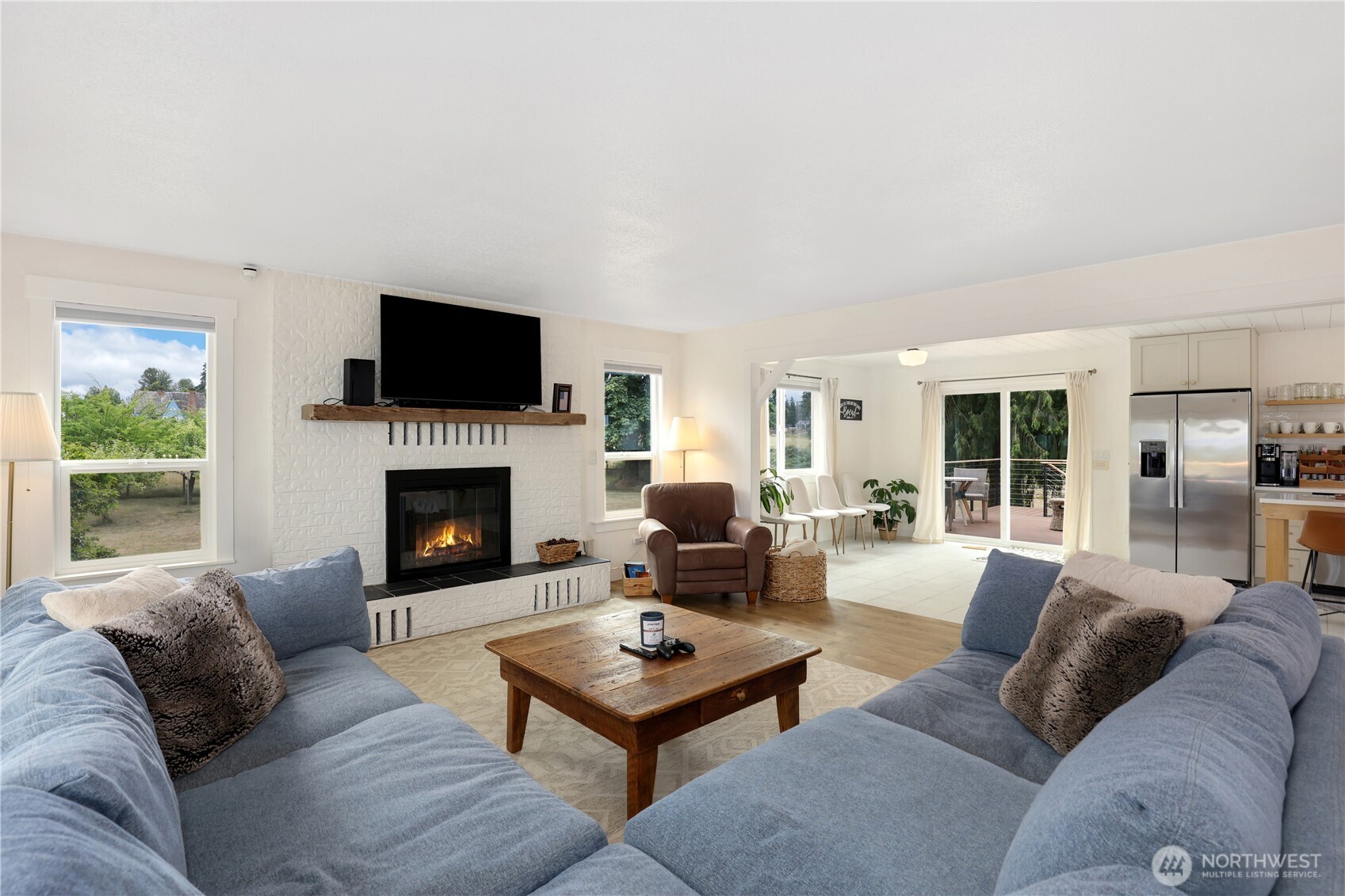 11112 234th Street E