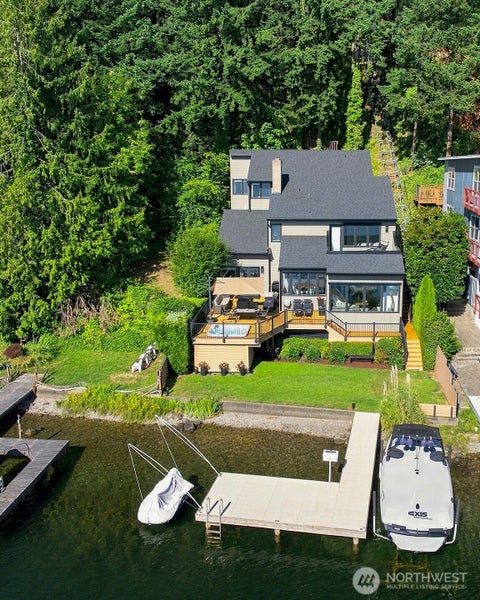 Photo of 2002 W Lake Sammamish Parkway NE, Redmond, WA 98052 (MLS # 2569333)
