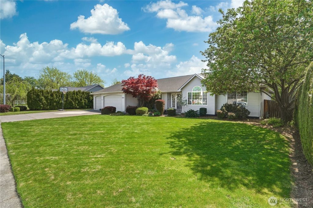 Photo of 2040 Wallace Street, Walla Walla, WA 99362 (MLS # 2512162)