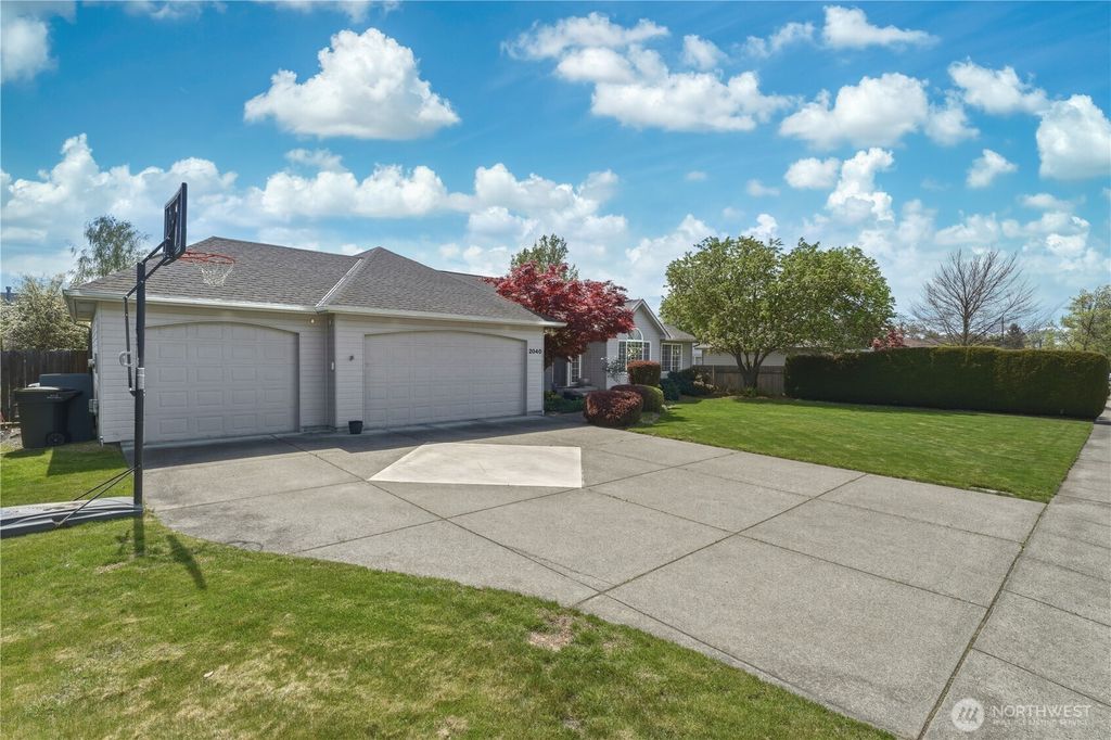 Photo of 2040 Wallace Street, Walla Walla, WA 99362 (MLS # 2512162)