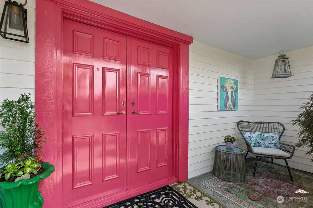 Photo of 18646 5th Place SW, Normandy Park, WA 98166 (MLS # 2072574)