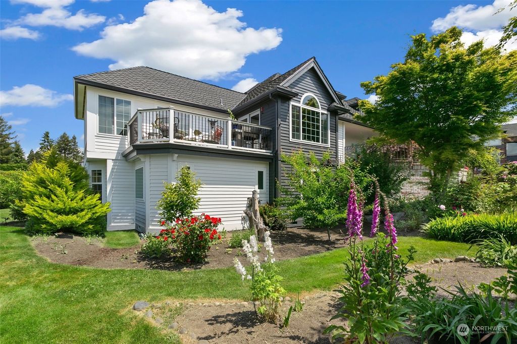 Photo of 18646 5th Place SW, Normandy Park, WA 98166 (MLS # 2072574)
