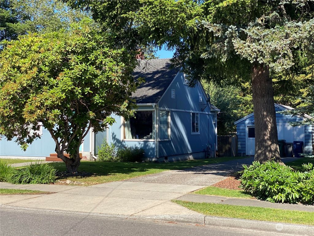 Photo of 8276 Silva Avenue SE, Snoqualmie, WA 98065 (MLS # 2261565)