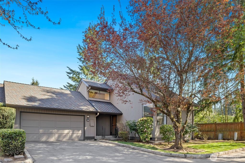 Photo of 1600 159th Avenue NE #17A, Bellevue, WA 98008 (MLS # 2506038)