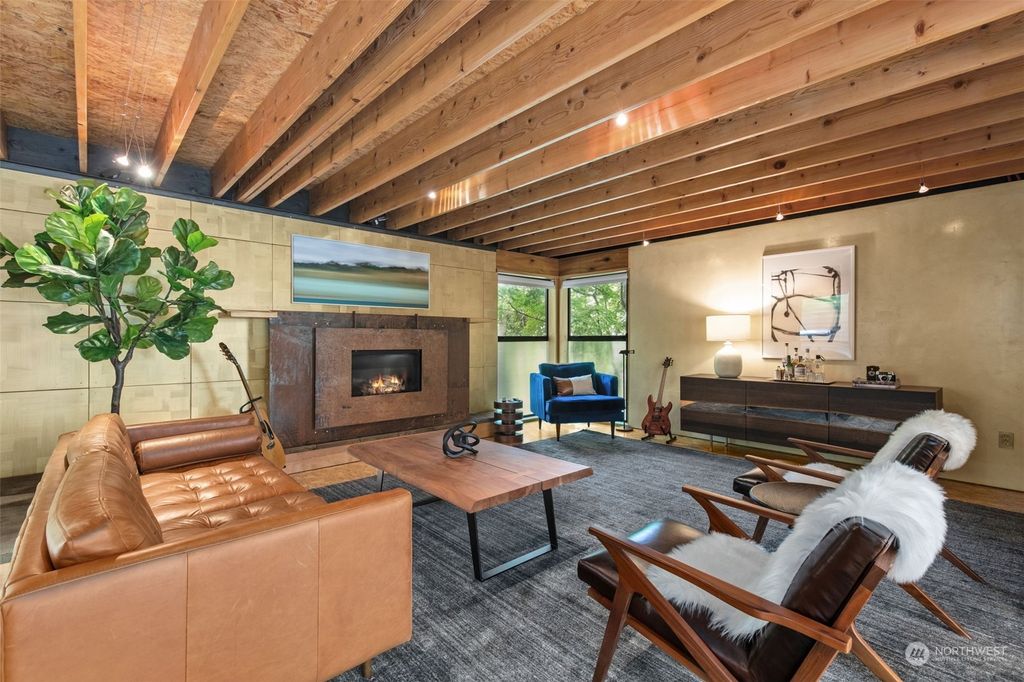 Photo of 3119 SW Spokane Street, Seattle, WA 98126 (MLS # 2252307)