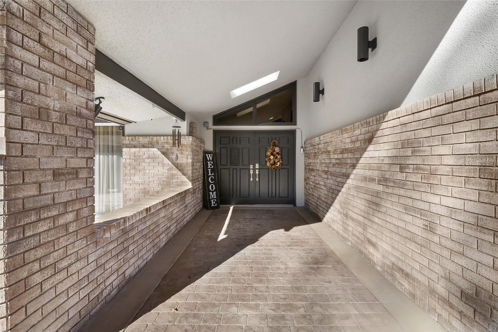 Photo of 828 S Skylark Way, Othello, WA 99344 (MLS # 2593696)