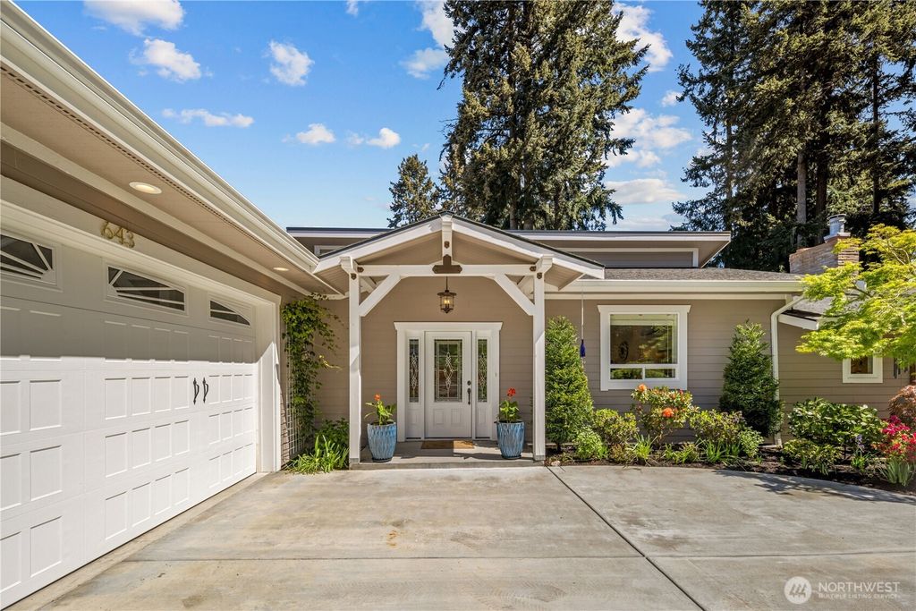 Photo of 643 Edmonds Way, Edmonds, WA 98020 (MLS # 2515878)