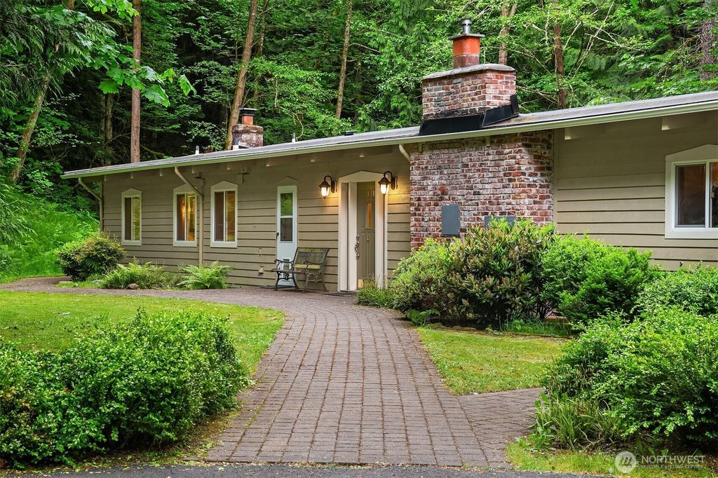 Photo of 24044 SE 111th Street, Issaquah, WA 98027 (MLS # 2405756)