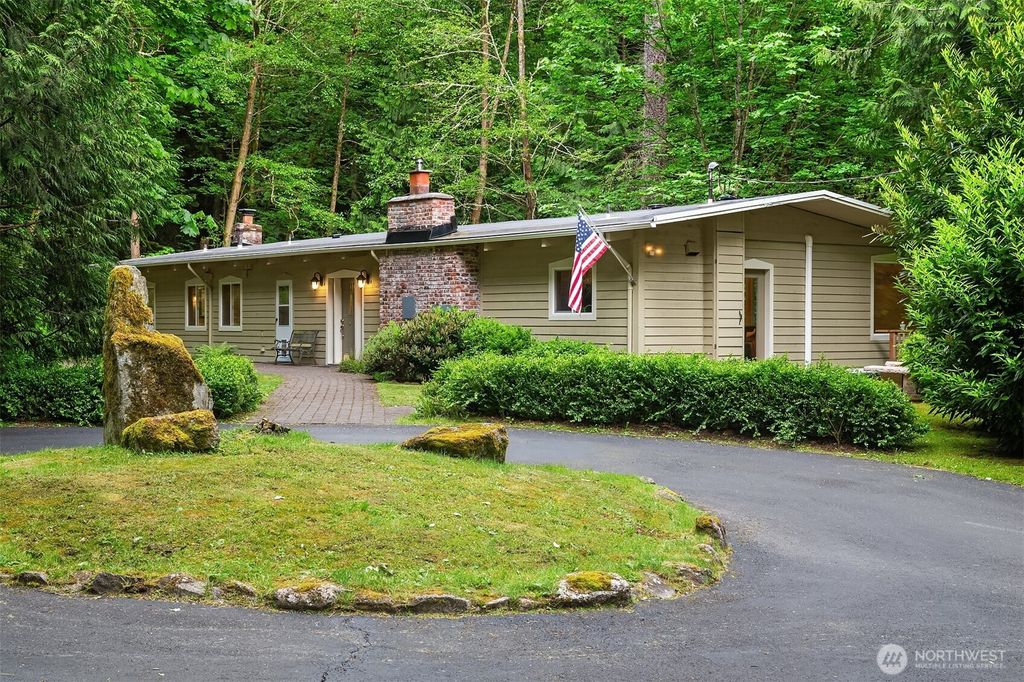 Photo of 24044 SE 111th Street, Issaquah, WA 98027 (MLS # 2405756)