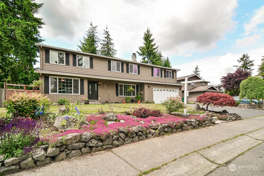 Photo of 9219 NE 139th Street, Kirkland, WA 98034 (MLS # 2065641)