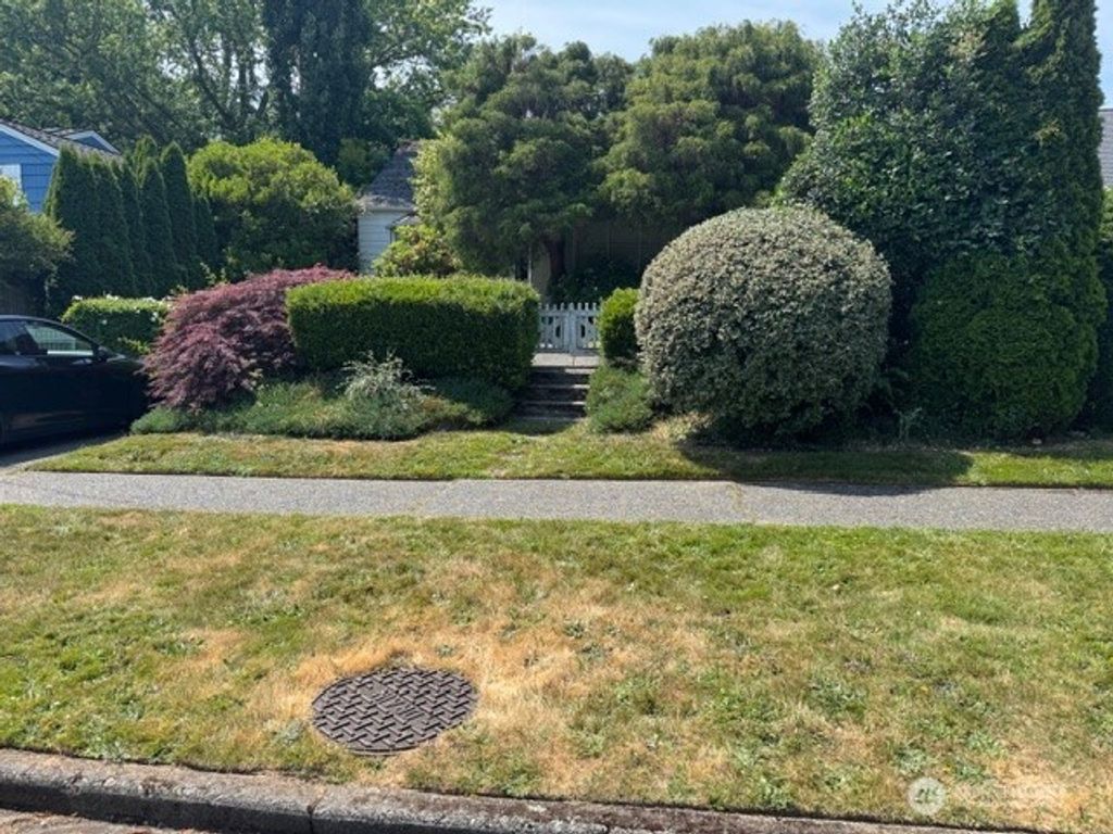 Photo of 4523 48th Avenue NE, Seattle, WA 98105 (MLS # 2504443)