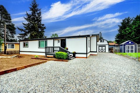 Photo of 3112 201st Place SW, Lynnwood, WA 98036 (MLS # 2516860)