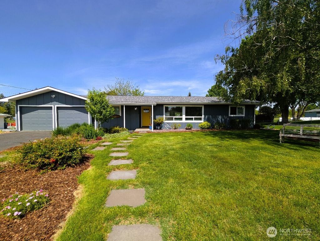 Photo of 1326 Havstad Drive, Walla Walla, WA 99362 (MLS # 2517841)