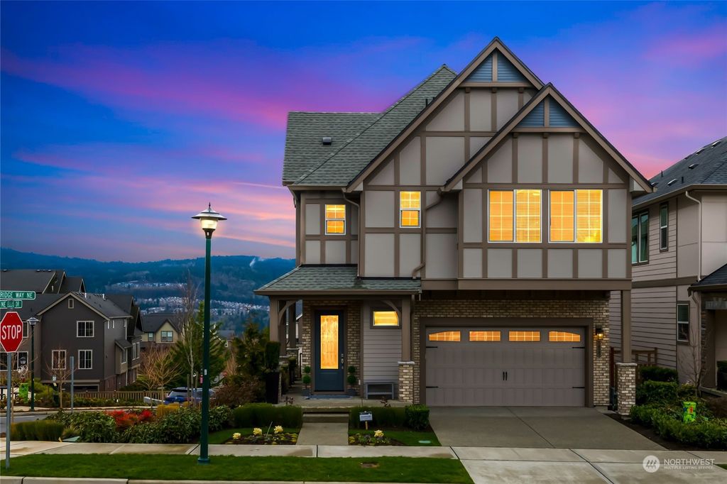 Photo of 1027 Westridge Way NE, Issaquah, WA 98029 (MLS # 2032500)
