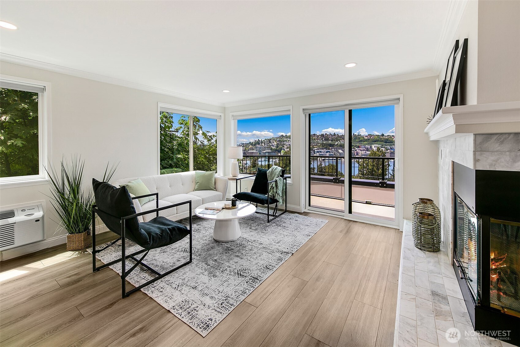 1028 Lakeview Boulevard E 10