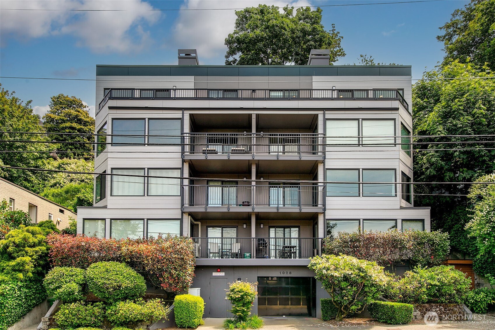1028 Lakeview Boulevard E 10