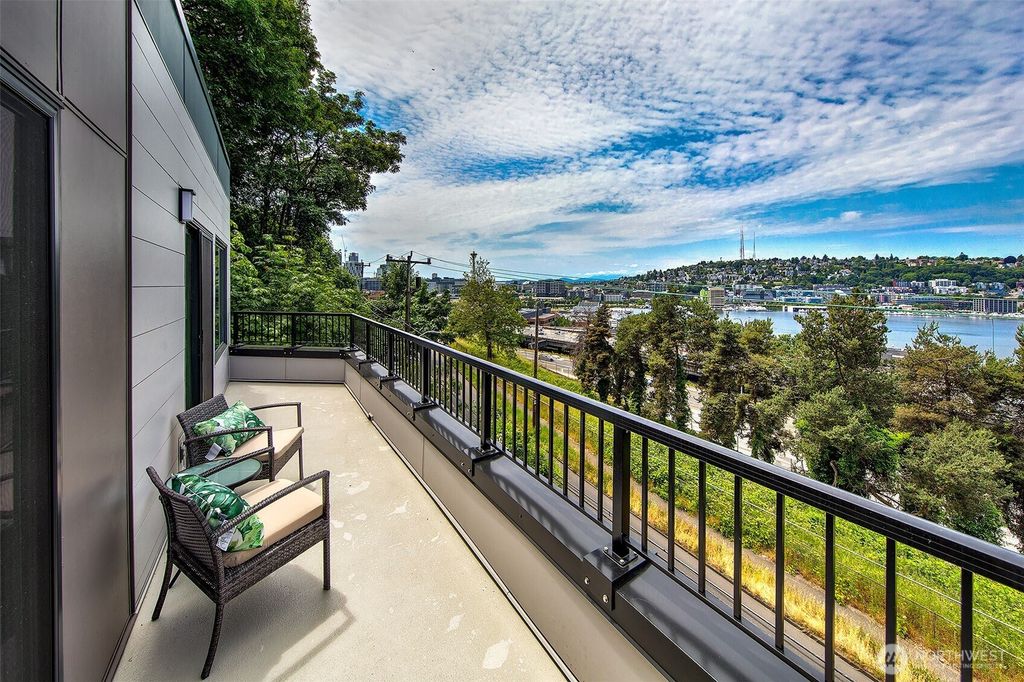 Photo of 1028 Lakeview Boulevard E #10, Seattle, WA 98102 (MLS # 2394416)
