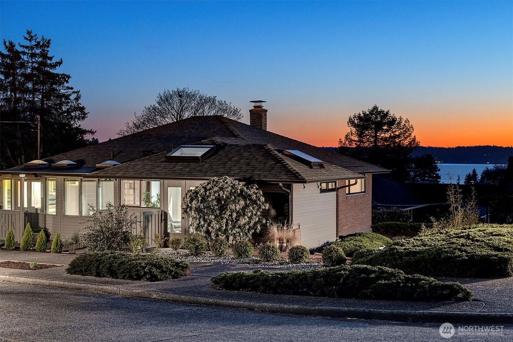Photo of 4003 SW Trenton Street, Seattle, WA 98136 (MLS # 2332527)