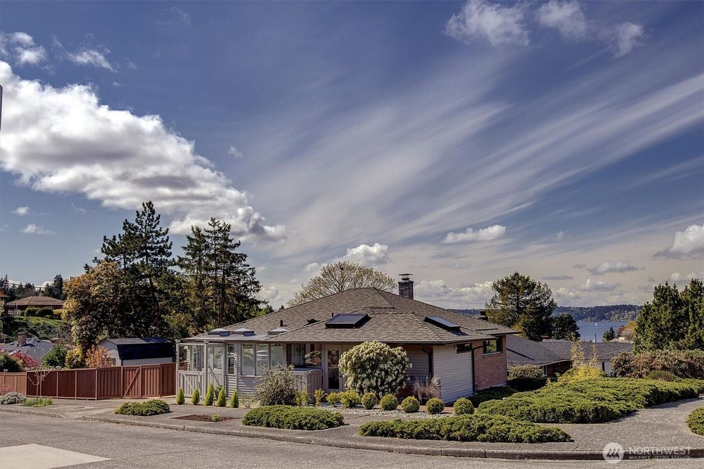 Photo of 4003 SW Trenton Street, Seattle, WA 98136 (MLS # 2332527)