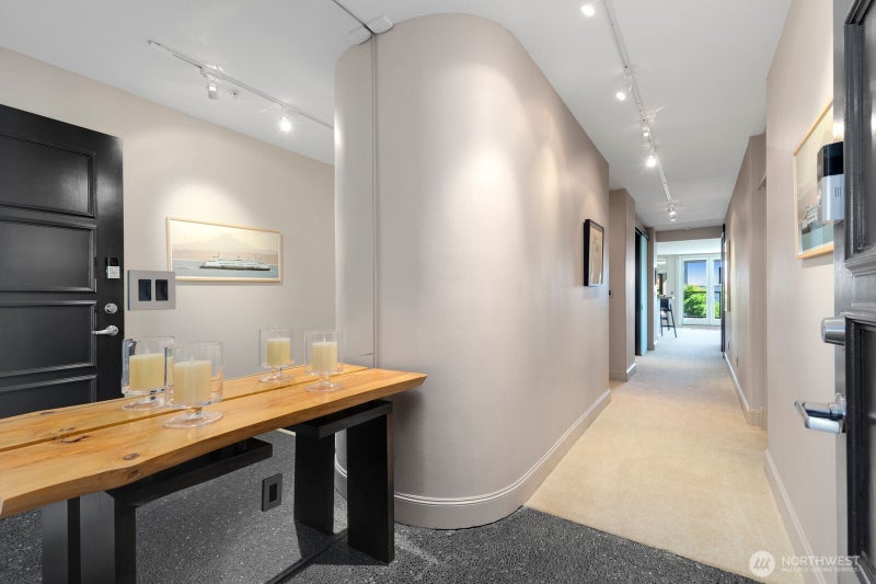 121 Lakeside Avenue 305