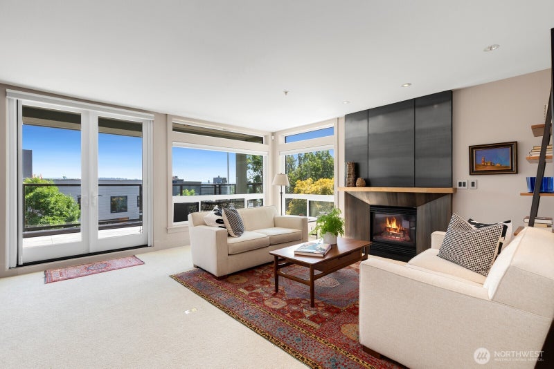 121 Lakeside Avenue 305
