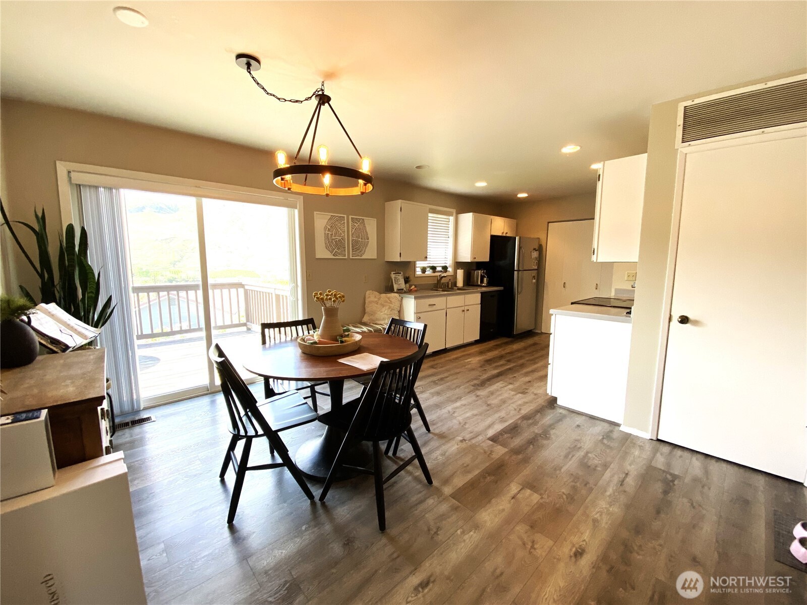 986 Highline Drive